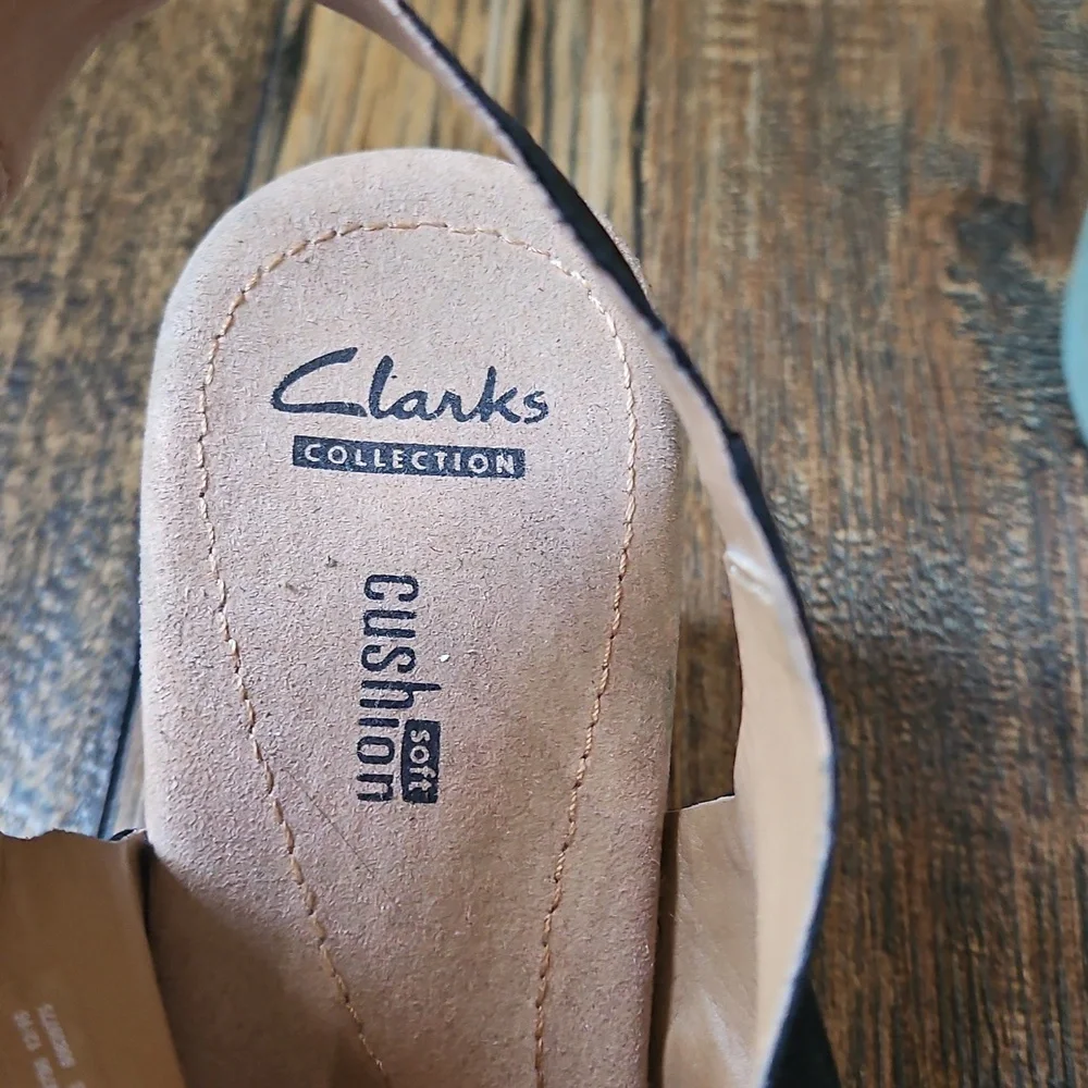 Clarks Suede Leather Black and‎ Tan Wedge Heel Sandals. Size 10